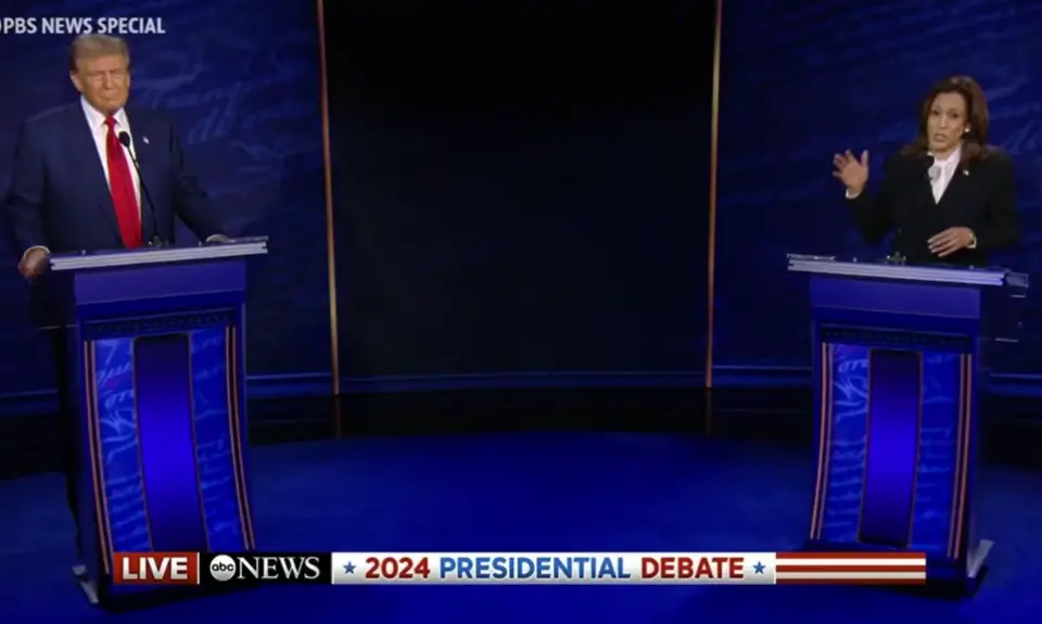 Kamala Harris and donald trump on the debate stage