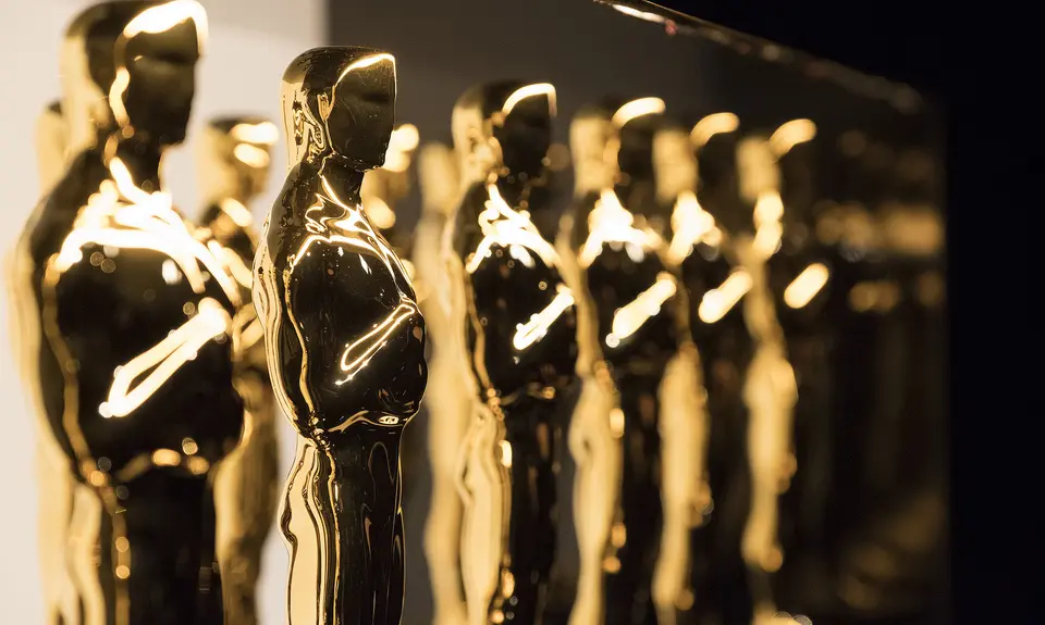 oscar statues