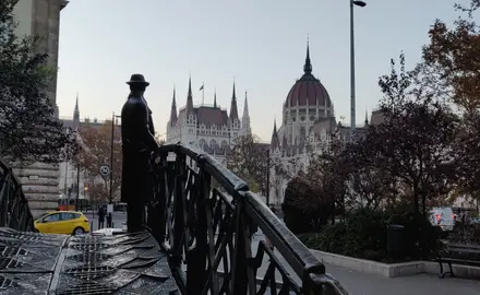 Imre Nagy looking towards the Parliament