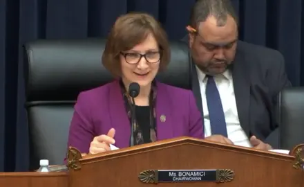 Suzanne Bonamici speaks at a podium