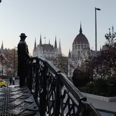 Imre Nagy looking towards the Parliament