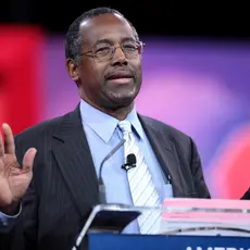 ben carson speaking at podium