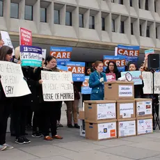 PFAW's Jen Herrick speaking outside HHS on 3/27/18. #PutPatientsFirst