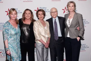 Norman Lear standing with Jane Lynch, Nancy Pelosi, Lyn Lear, and Kathleen Turner